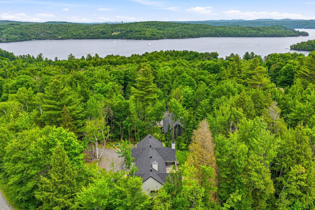 House in Austin, Quebec, Canada 2 - 18643055