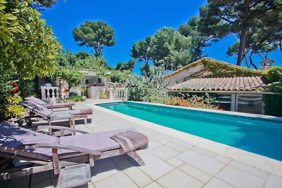 Villa in Vieille Ville, Antibes, France 1 - 18644946