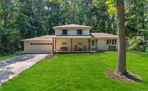 House in Zionsville, Indiana, United States 1