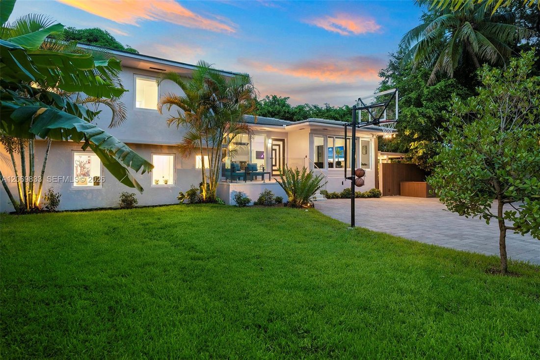 House in Miami, Florida, United States 3 - 18647037