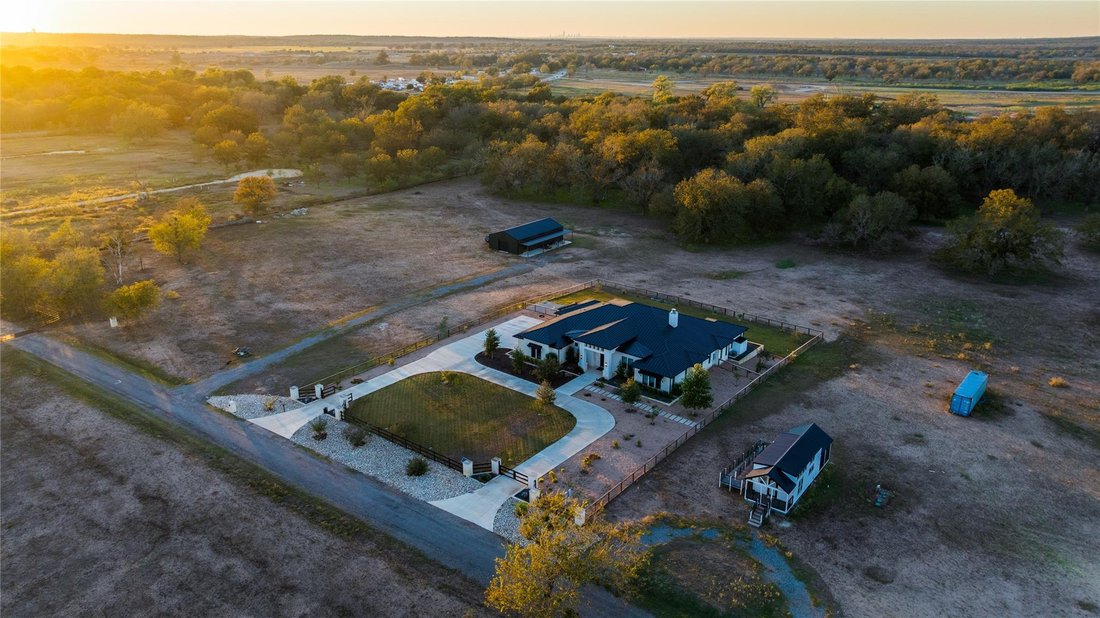 House in Bastrop, Texas, United States 4 - 18646343
