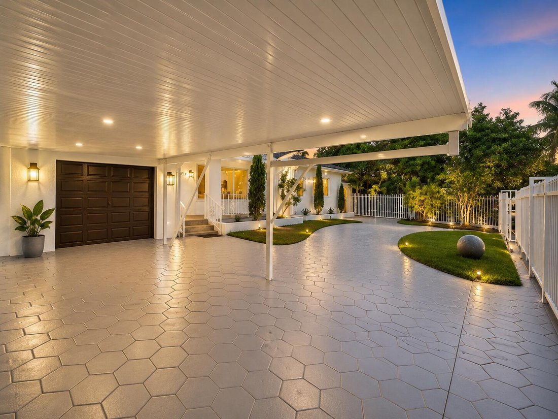 House in Miami, Florida, United States 3 - 18419470