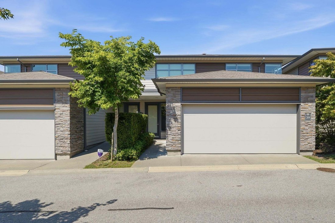 Townhouse in Surrey, British Columbia, Canada 1 - 18643501