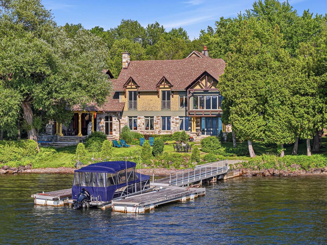 House in Magog, Quebec, Canada 2 - 18643452