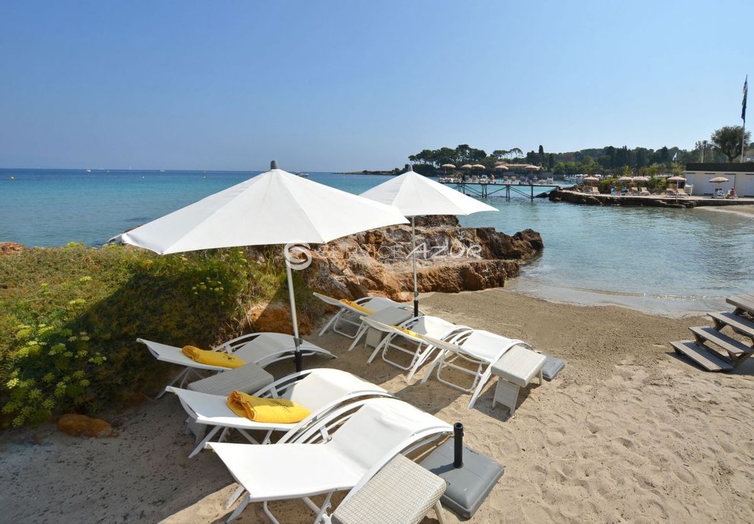 Villa in Vieille Ville, Antibes, France 3 - 18645165