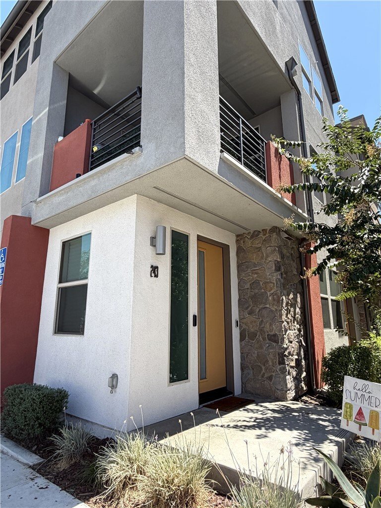 Condo in Covina, California, United States 3 - 18647359