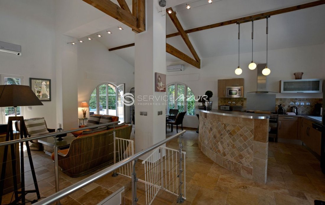 Villa in Vieille Ville, Antibes, France 2 - 18644351