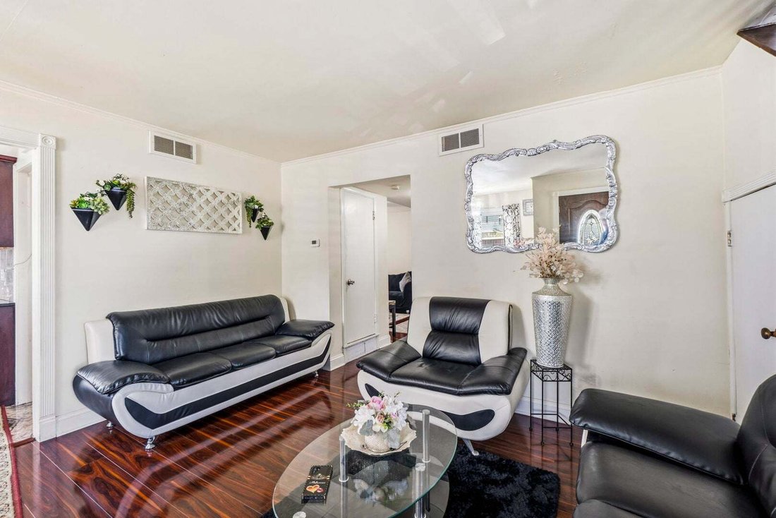 House in Morton Grove, Illinois, United States 4 - 18646660
