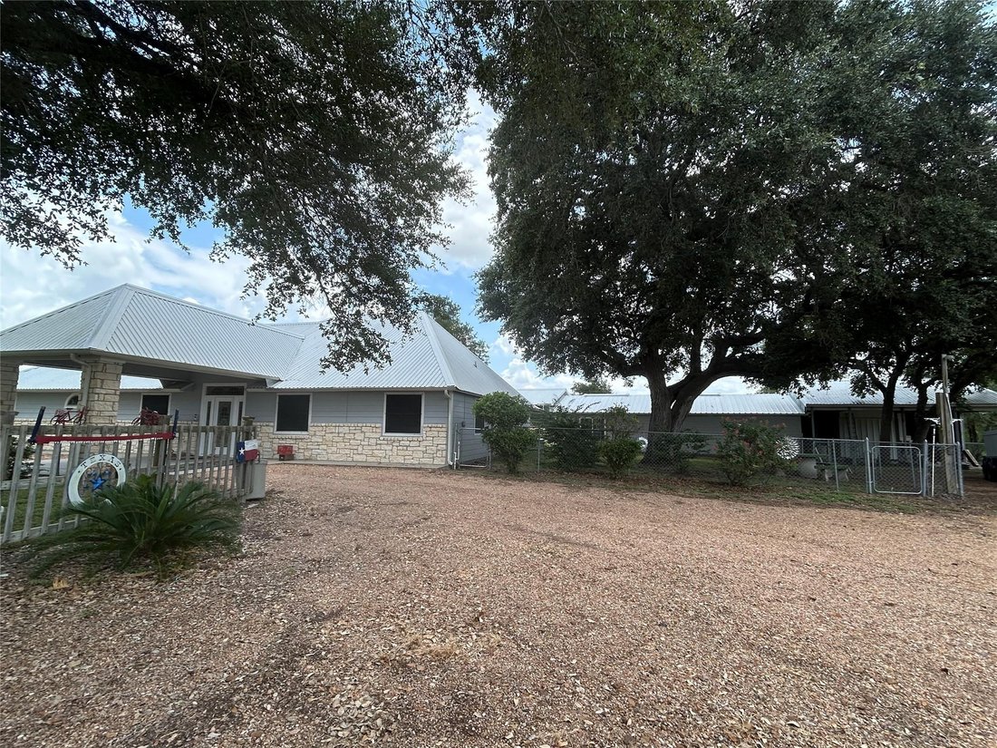 House in Ledbetter, Texas, United States 2 - 18647161
