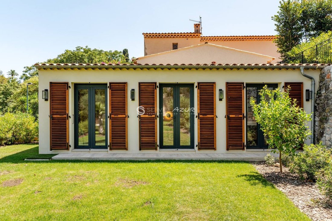 Villa in Saint-Jean-Cap-Ferrat, Provence-Alpes-Côte d'Azur, France 2 - 18645228
