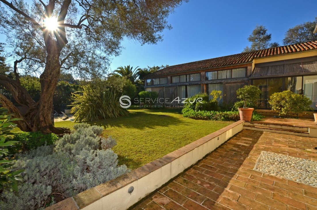 Villa in Vieille Ville, Antibes, France 3 - 18644448