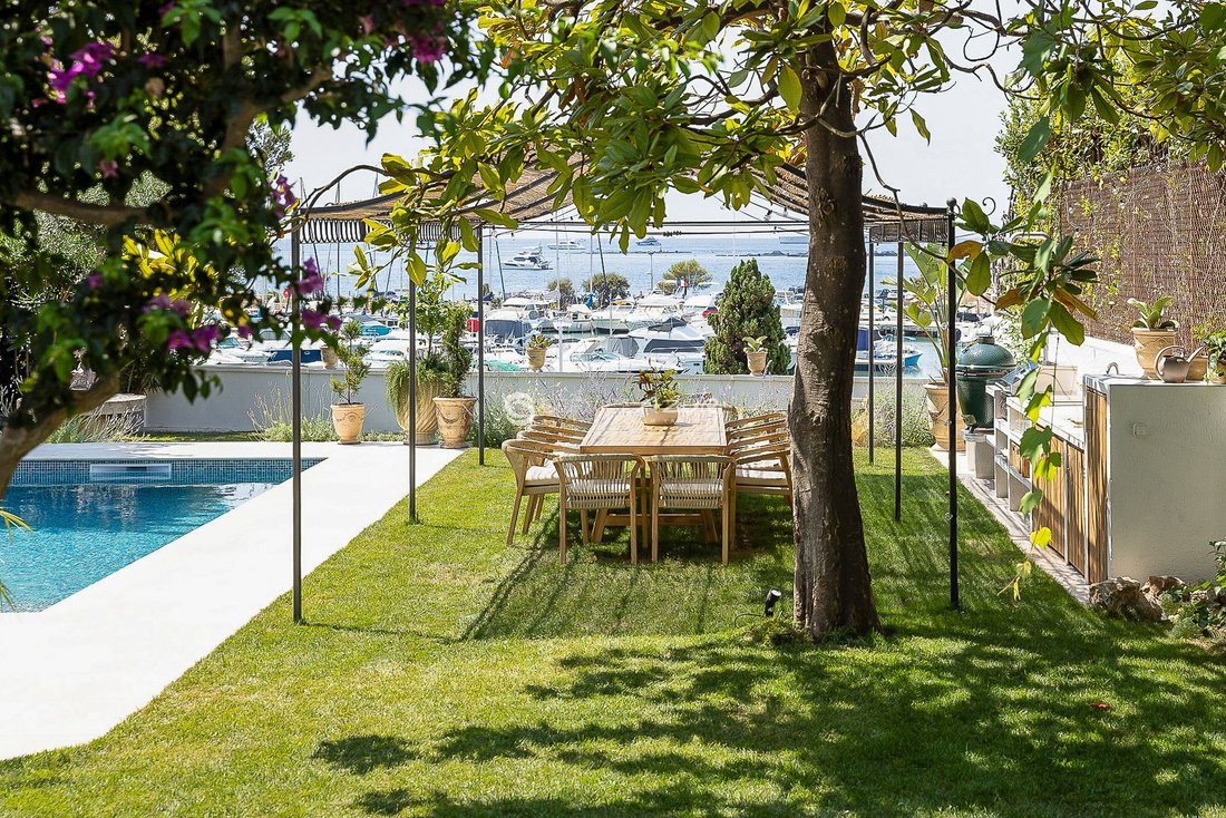 Villa in Vieille Ville, Antibes, France 5 - 18645293
