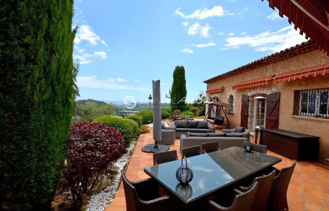 Villa in Centre-Haut de Cagnes, Cagnes-sur-Mer, France 3 - 18644394