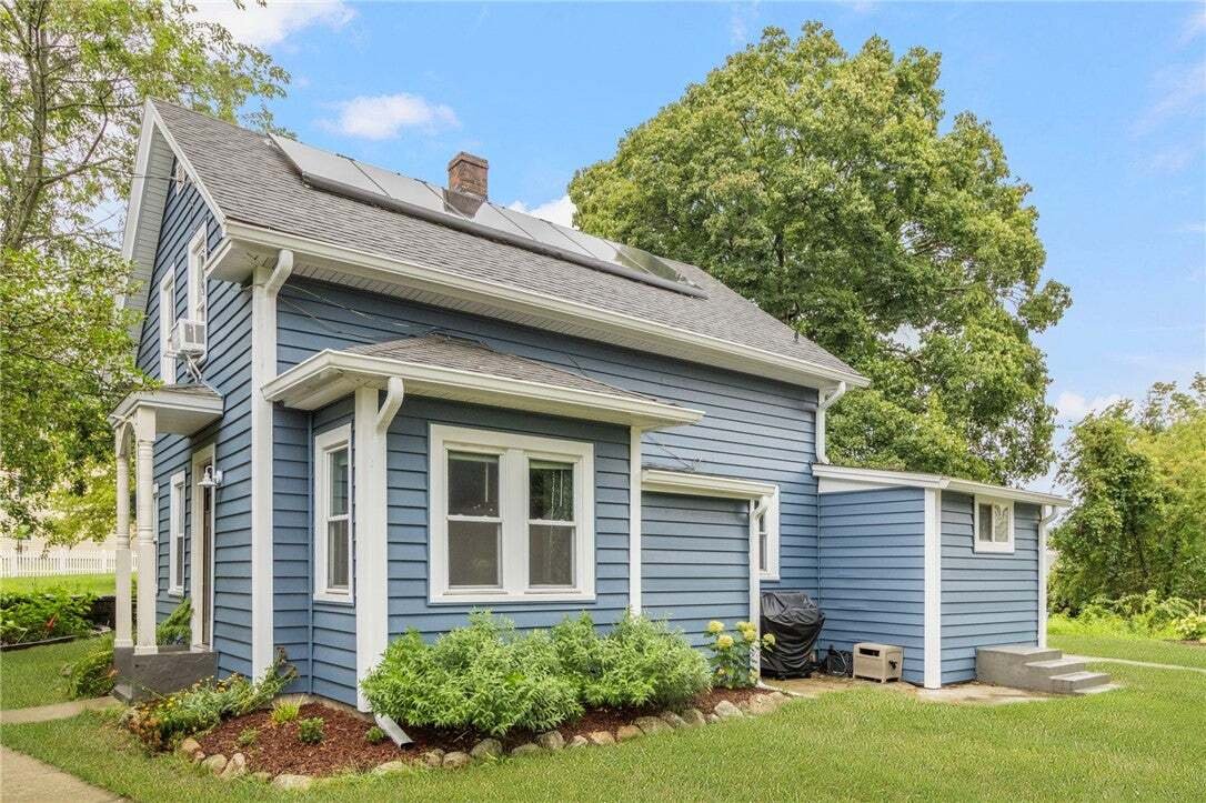Cranston, Rhode Island, United States 3 - 18645722