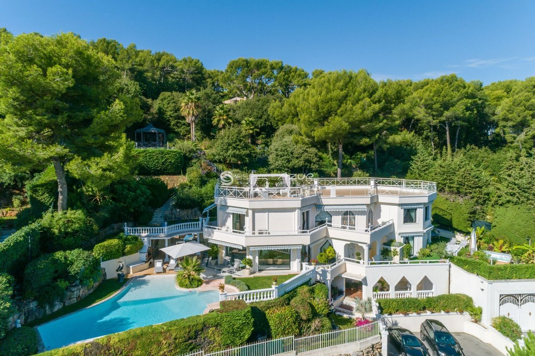 Villa in Centre, Vallauris, France 2 - 18645069
