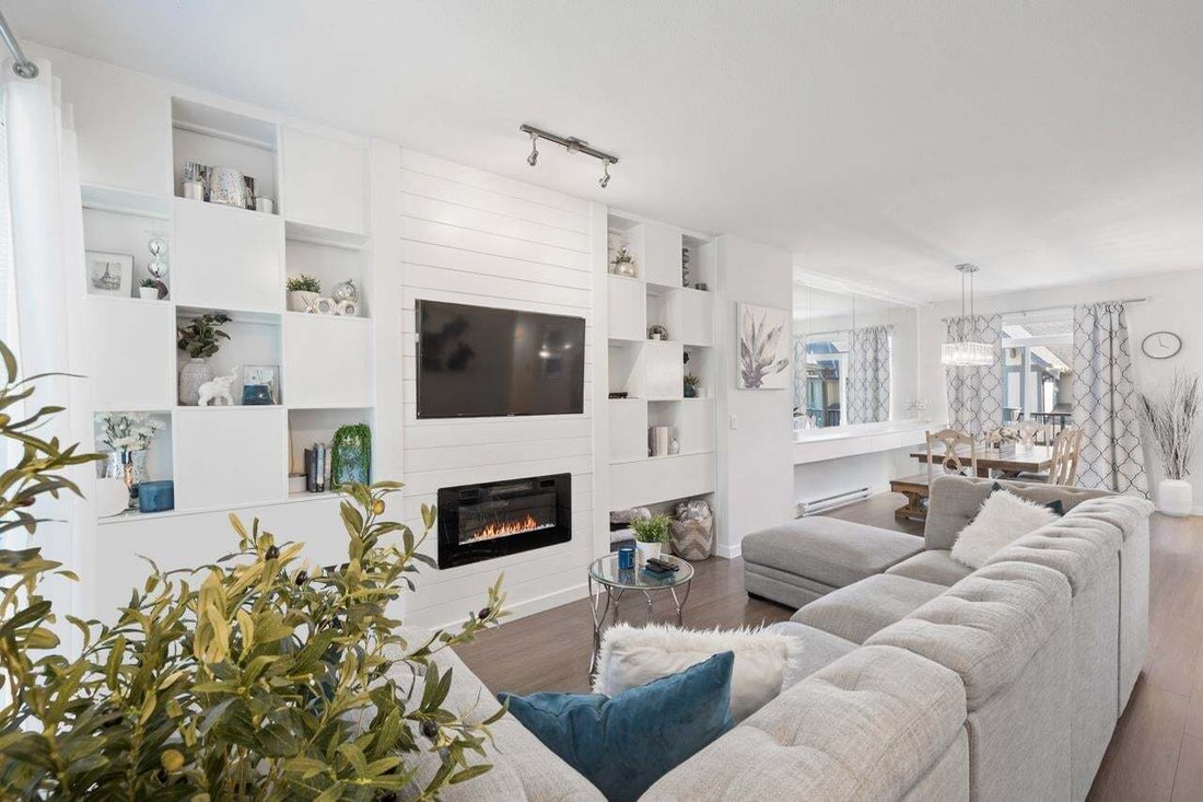 Townhouse in Coquitlam, British Columbia, Canada 2 - 18643352