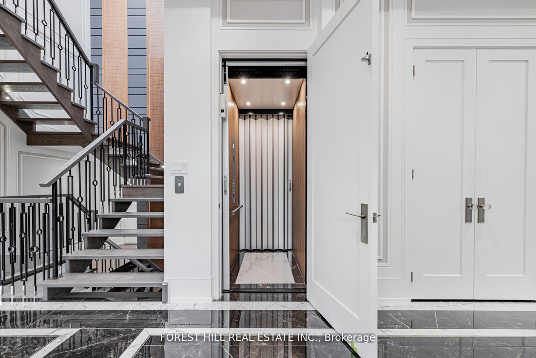 House in Toronto, Ontario, Canada 2 - 18642386