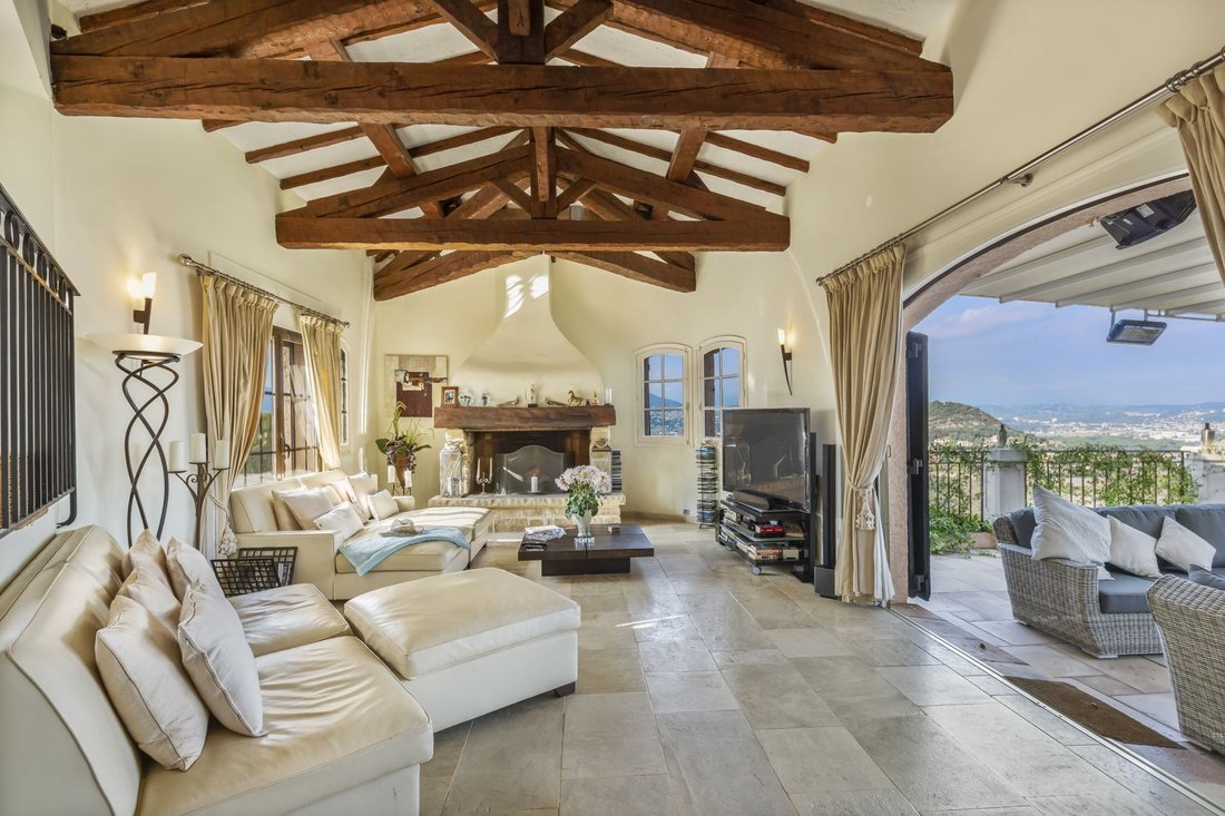 Villa in Théoule-sur-Mer, Provence-Alpes-Côte d'Azur, France 1 - 18645010