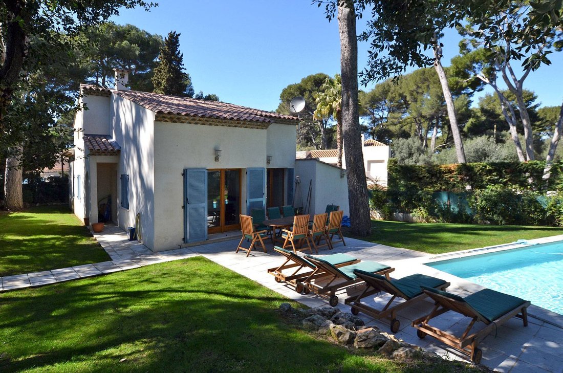 Villa in Vieille Ville, Antibes, France 1 - 18644591