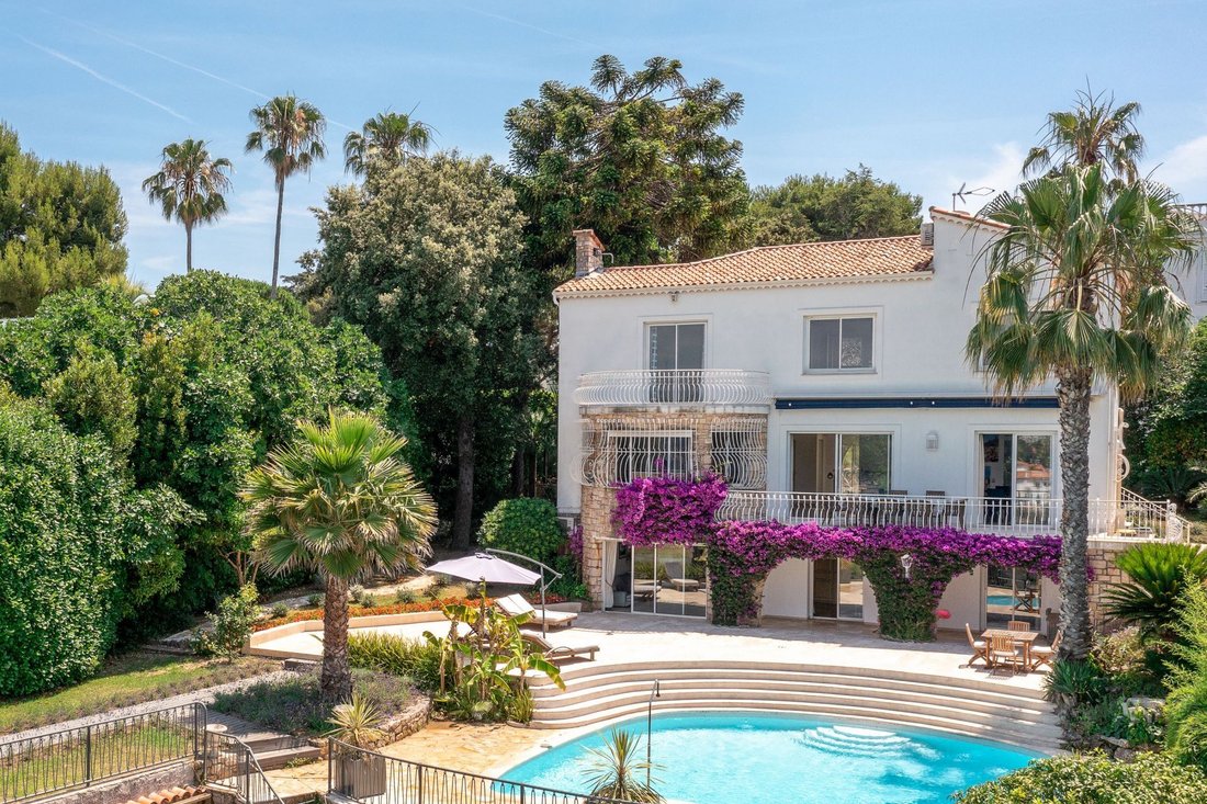 Villa in Vieille Ville, Antibes, France 1 - 18644936