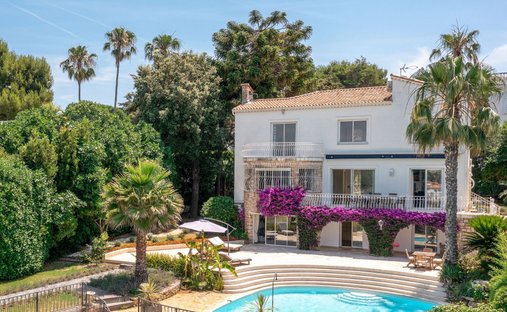 Villa in Vieille Ville, Antibes, France 1