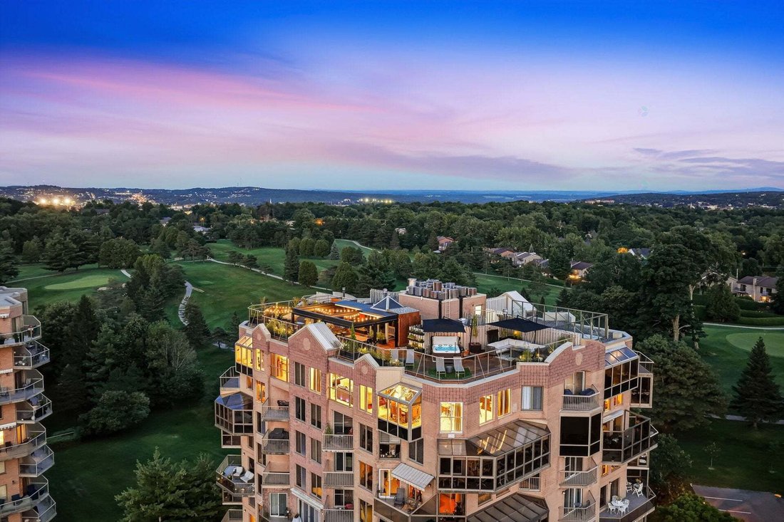 Condo in Sherbrooke, Quebec, Canada 1 - 18643389