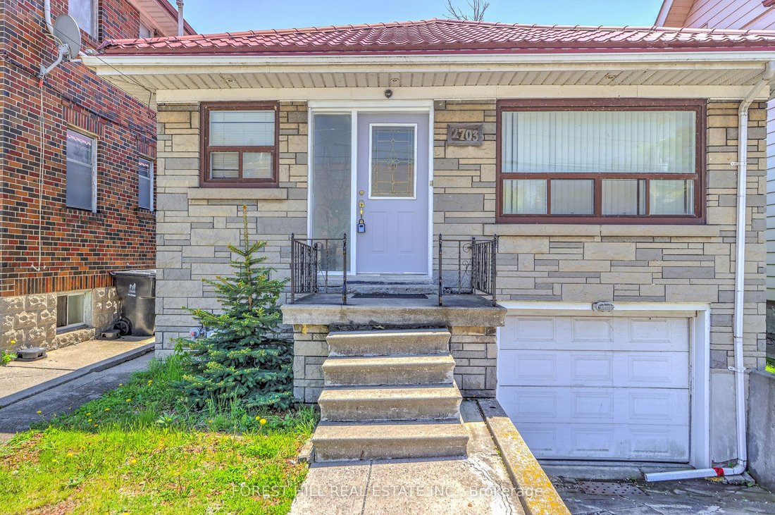 House in Toronto, Ontario, Canada 4 - 18642368
