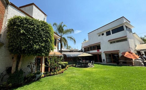 House in Naucalpan de Juárez, State of Mexico, Mexico 1