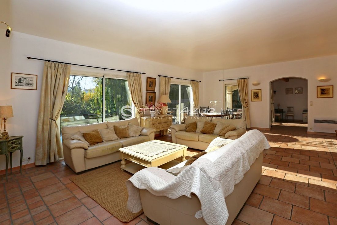 Villa in Vieille Ville, Antibes, France 5 - 18644897