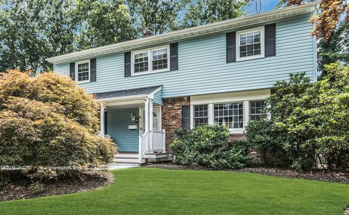 House in Old Bethpage, New York, United States 1