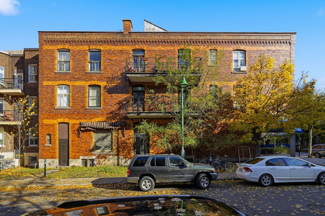 Montréal, Quebec, Canada 3 - 18643936