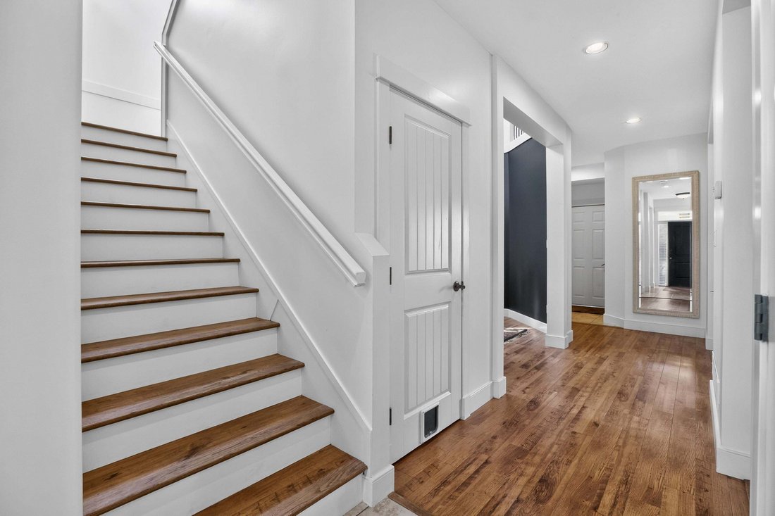 House in Surrey, British Columbia, Canada 3 - 18643282