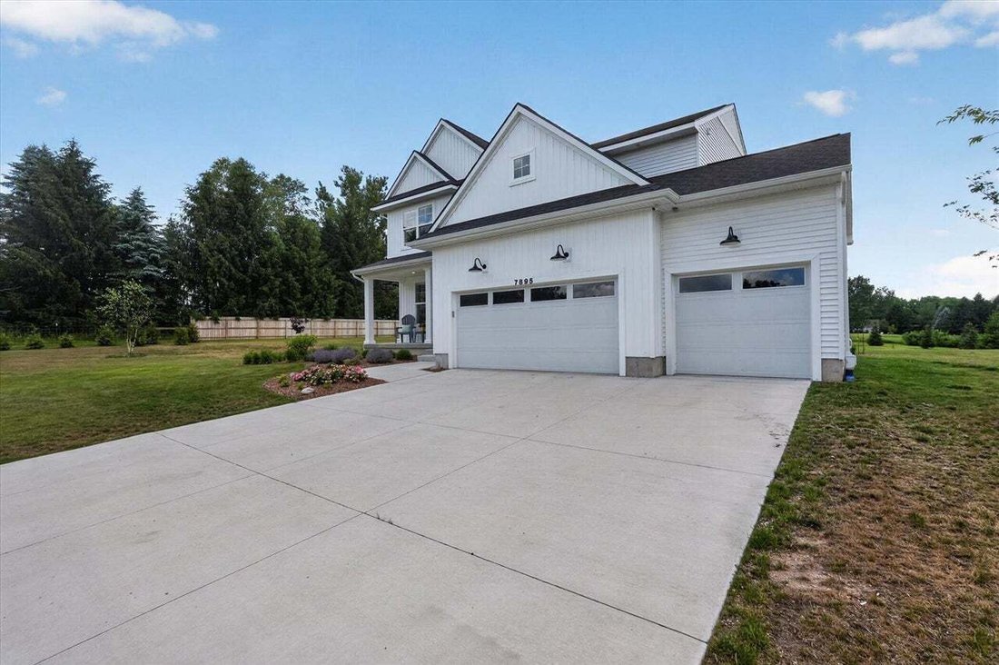House in Howell, Michigan, United States 3 - 18645806