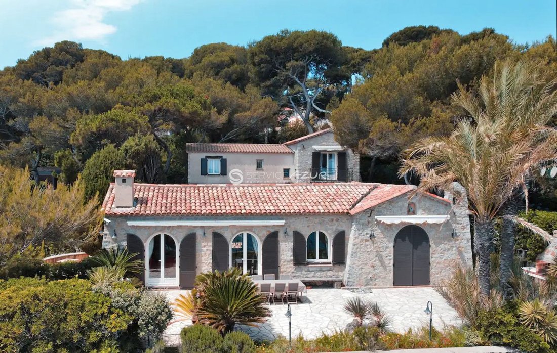 Villa in Vieille Ville, Antibes, France 3 - 18644919