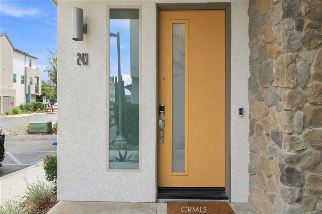 Condo in Covina, California, United States 1 - 18647359