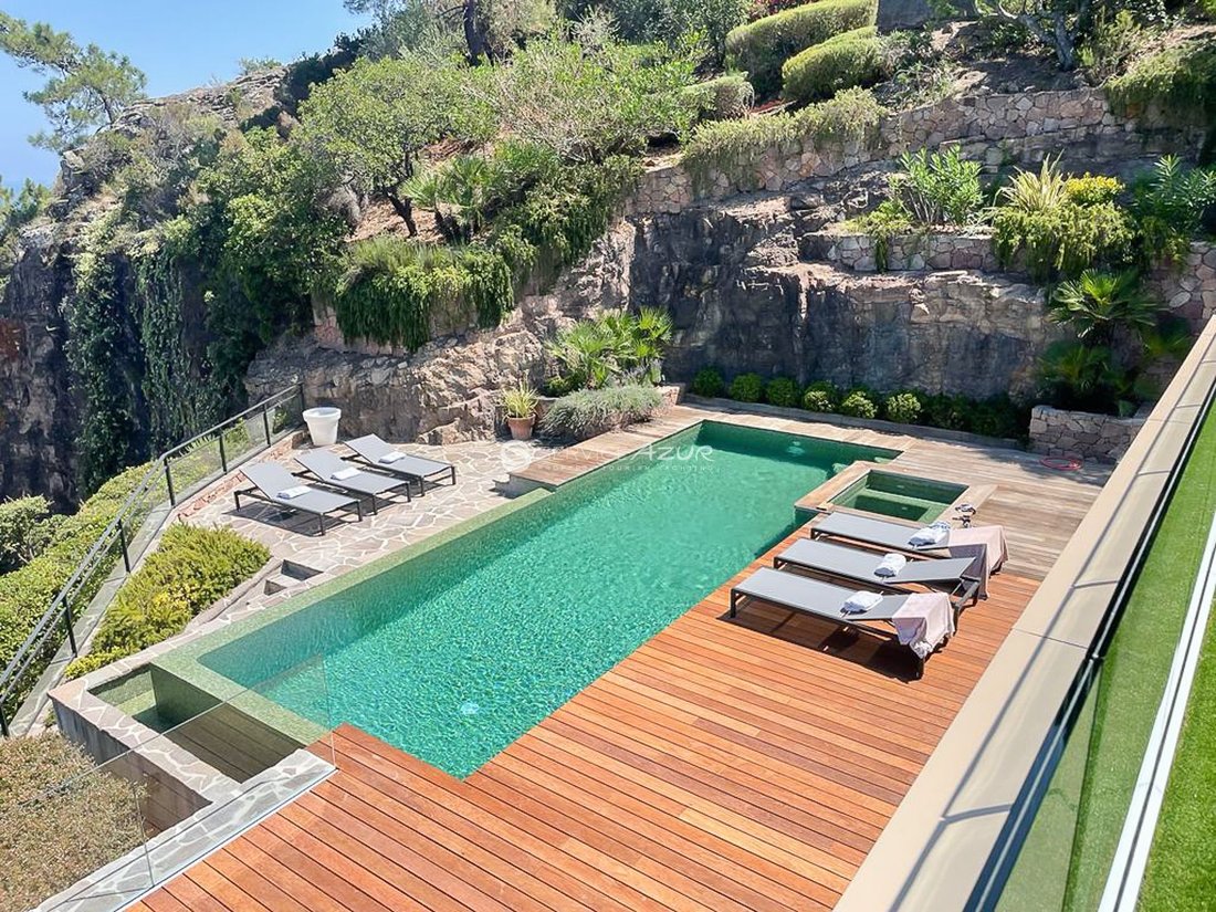 Villa in Théoule-sur-Mer, Provence-Alpes-Côte d'Azur, France 3 - 18644577