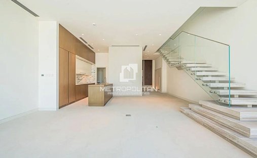 Townhouse in Ras Al Khor Industrial Area, Dubai, United Arab Emirates 1