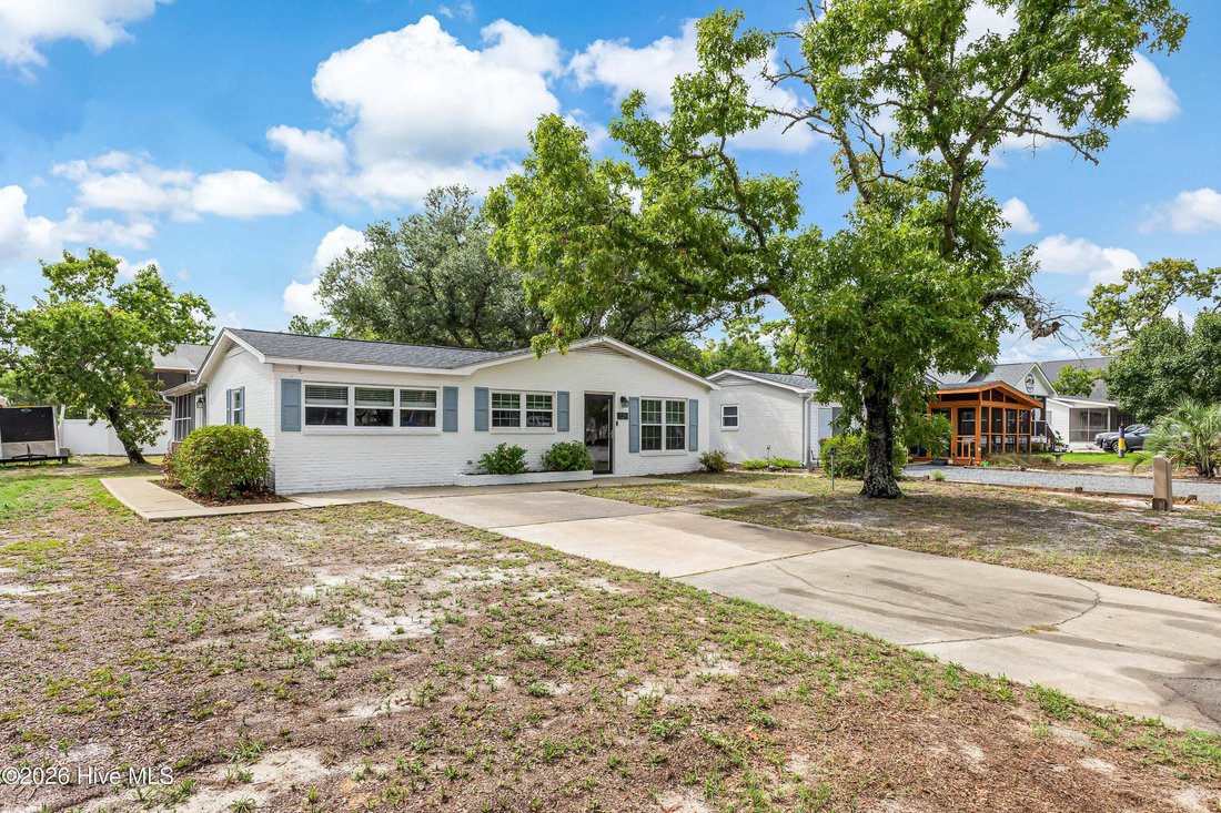 House in Oak Island, North Carolina, United States 2 - 18646749