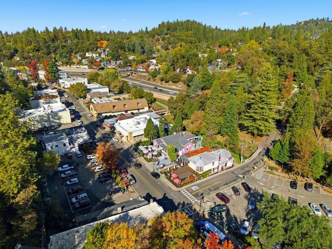 Placerville, California, United States 4 - 18648622