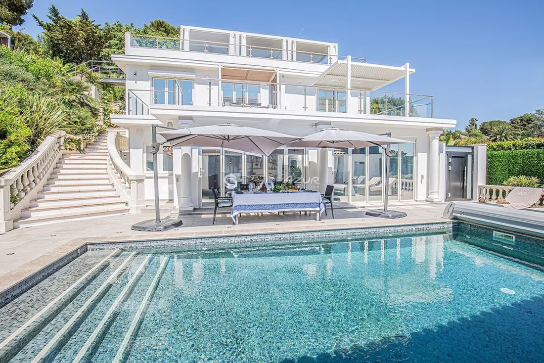 Villa in Vieille Ville, Antibes, France 2 - 18644615