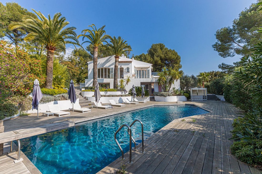 Villa in Cannes, Provence-Alpes-Côte d'Azur, France 1 - 18645029
