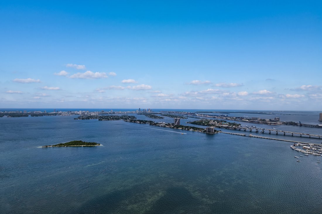 Condo in Miami, Florida, United States 3 - 18648497