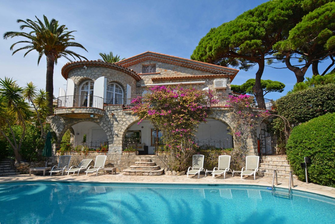 Villa in Cannes, Provence-Alpes-Côte d'Azur, France 1 - 18644529