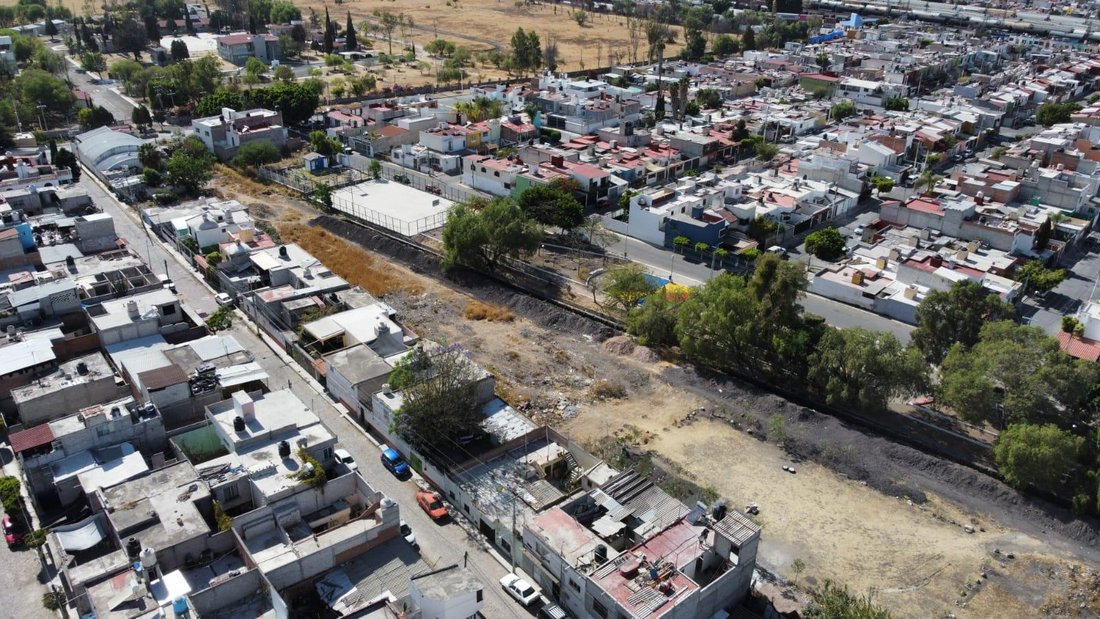 Land in Santiago de Querétaro, Querétaro, Mexico 2 - 18644578