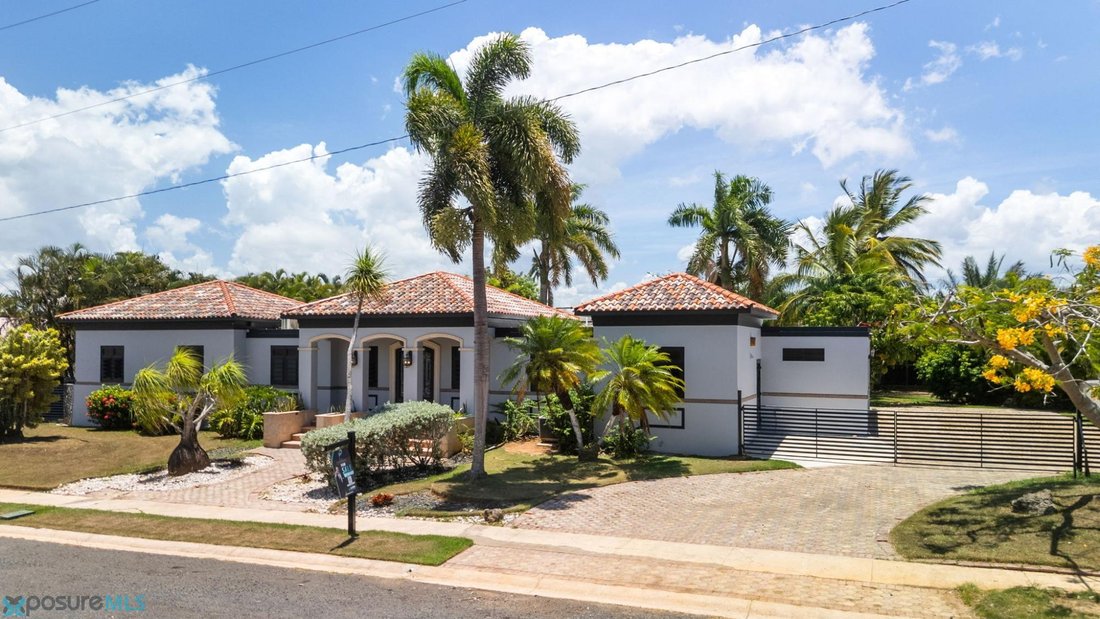 House in Vega Alta, Vega Alta, Puerto Rico 2 - 18642140