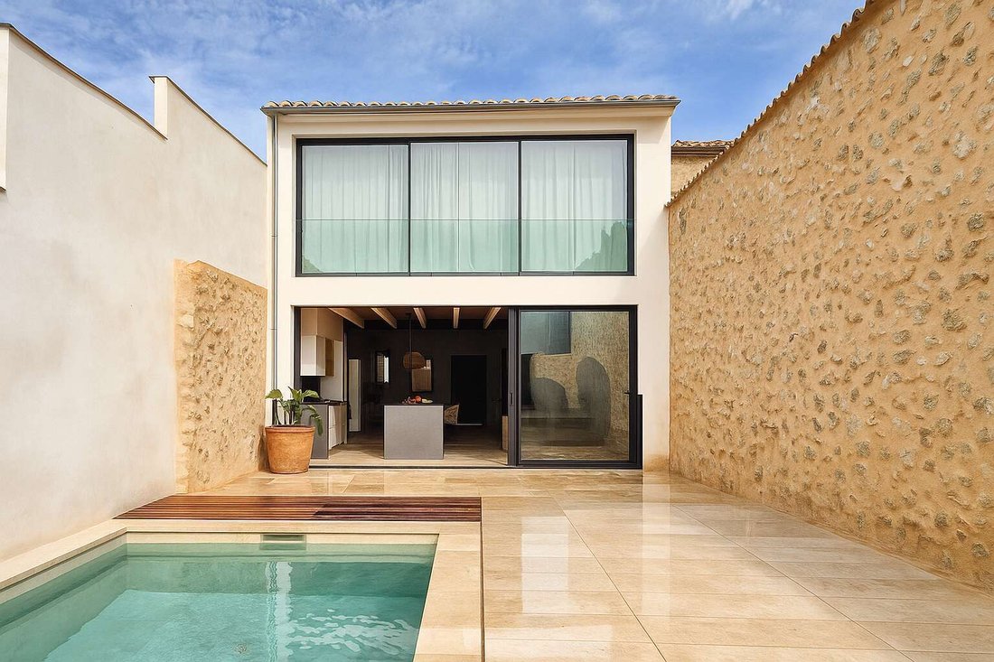 Townhouse in Maria de la Salut, Balearic Islands, Spain 5 - 18647442