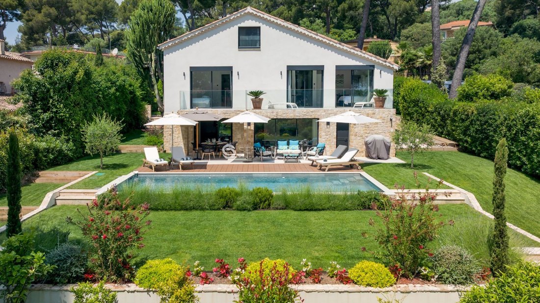 Villa in Vieille Ville, Antibes, France 2 - 18645285