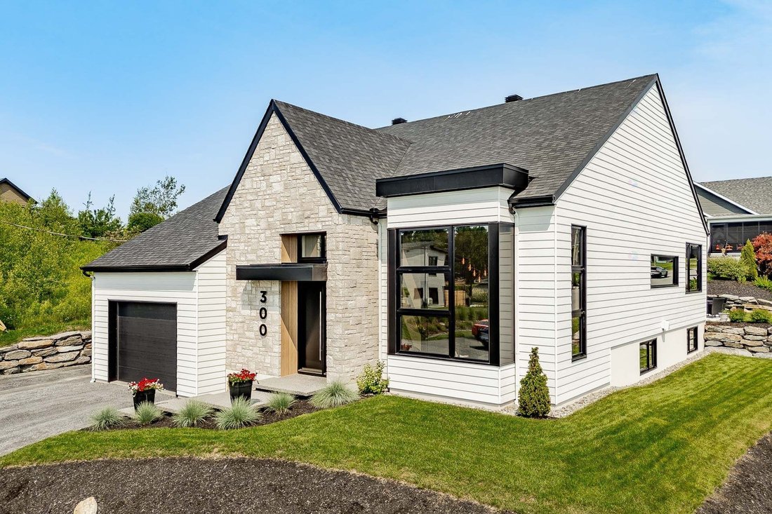 House in Sherbrooke, Quebec, Canada 1 - 17655980