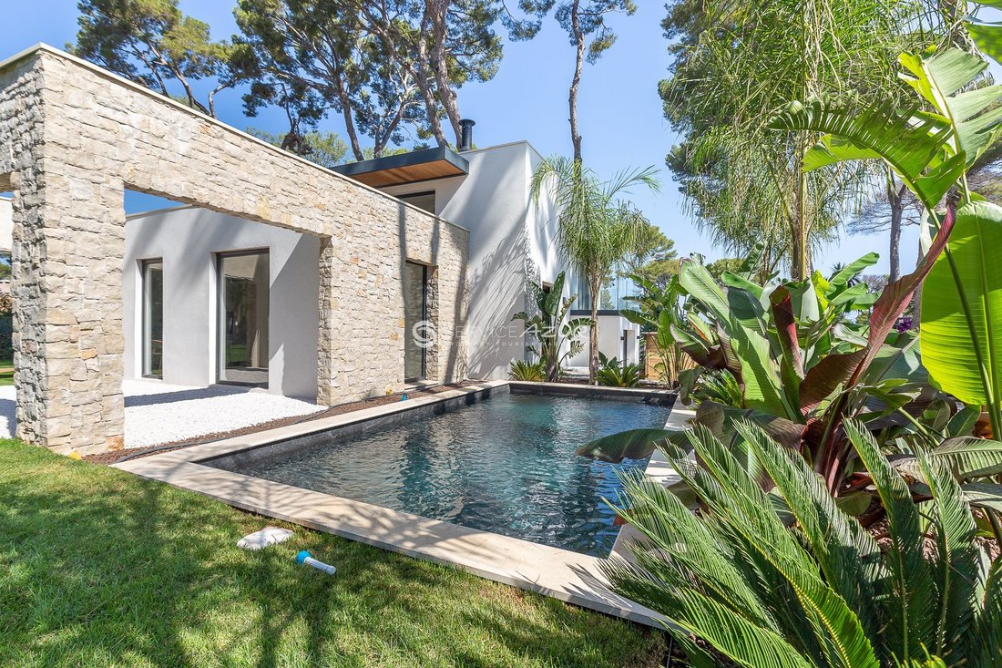 Villa in Vieille Ville, Antibes, France 2 - 18645197