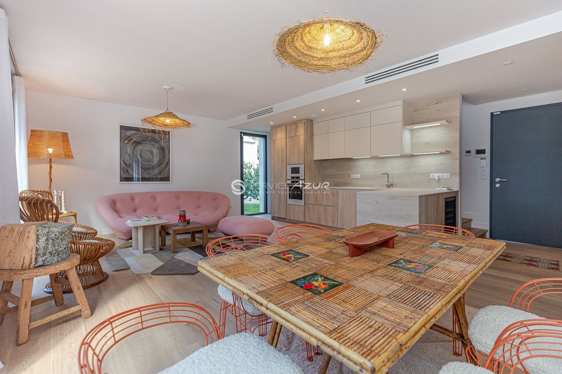 Villa in Vieille Ville, Antibes, France 5 - 18645124